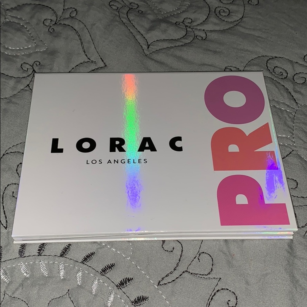 Lorac beauties who brunch palette
